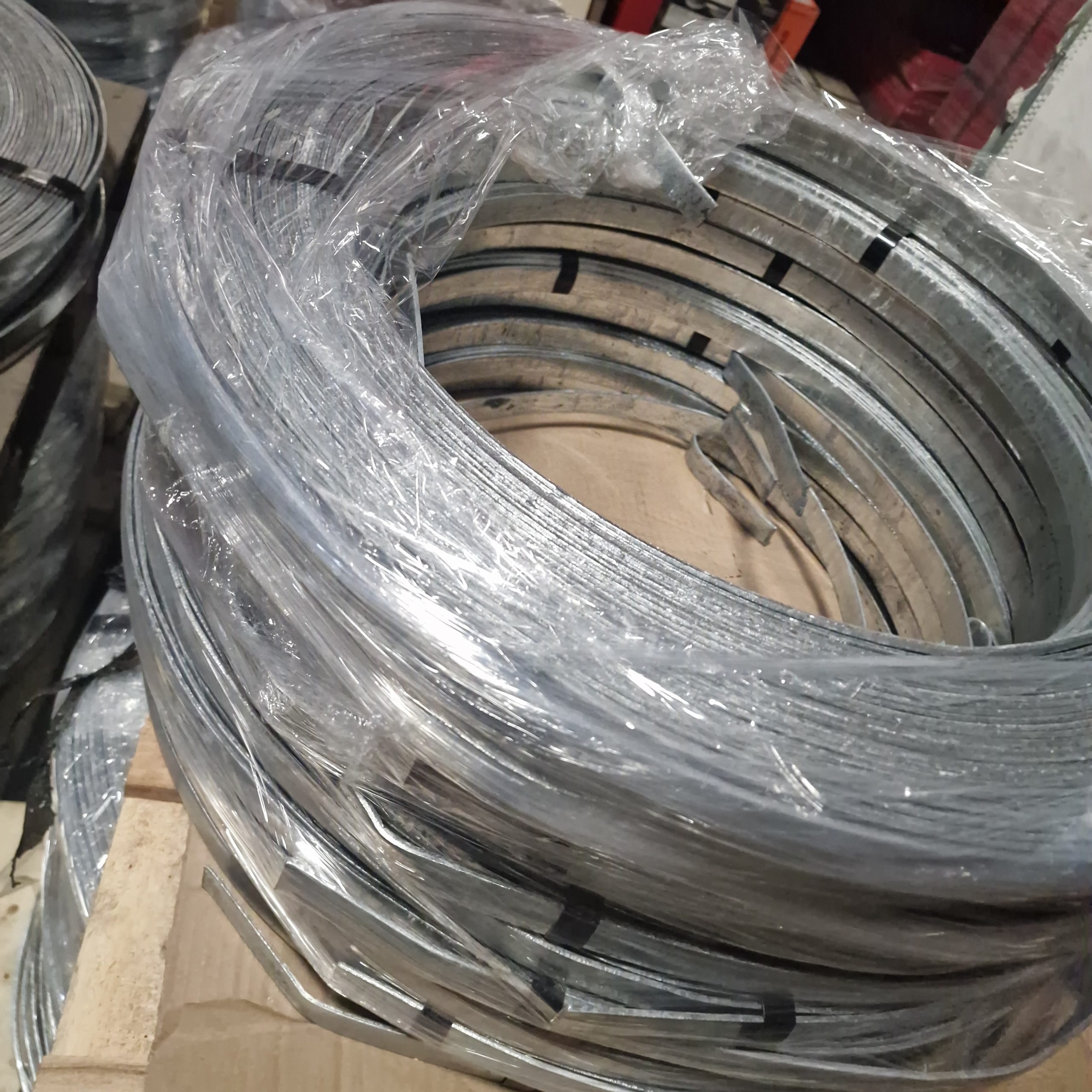 platbanda-impamantare-pe-palet-in-folie